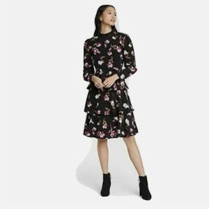 WHO WHAT WEAR
Floral Print Puff Long Sleeve Dress